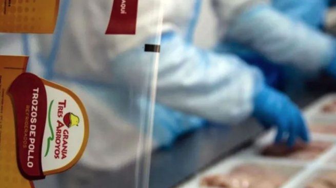 Granja Tres Arroyos reduce faena y salarios para evitar despidos masivos en medio de su crisis